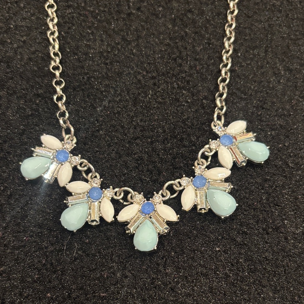 Elegant Silver and Blue Necklace - Picture 2 of 7